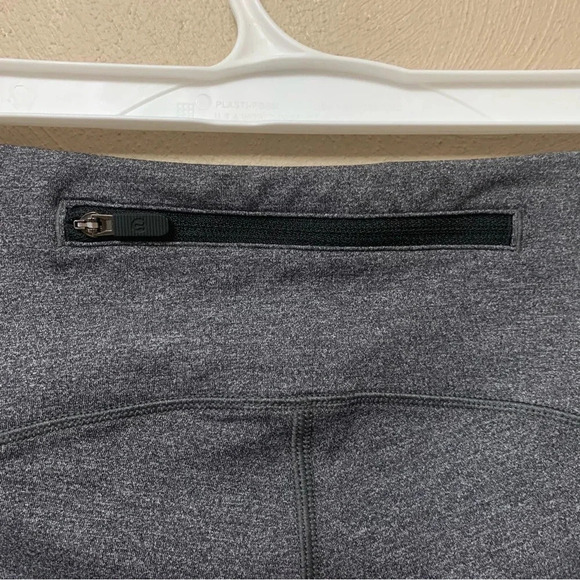 Lululemon Speed Up Crop 21" Heathered Black Size 6 W6AK6S - Picture 14 of 15